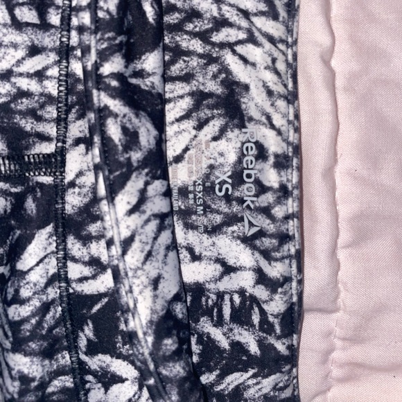 Reebok spandex shorts - Picture 2 of 2